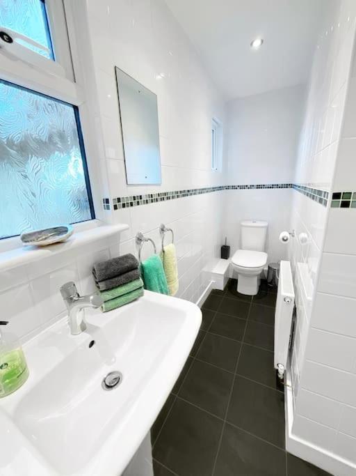 White Eden - Explore Cornwall From A Comfy Central Appartment เซนต์ออสเทลล์ ภายนอก รูปภาพ