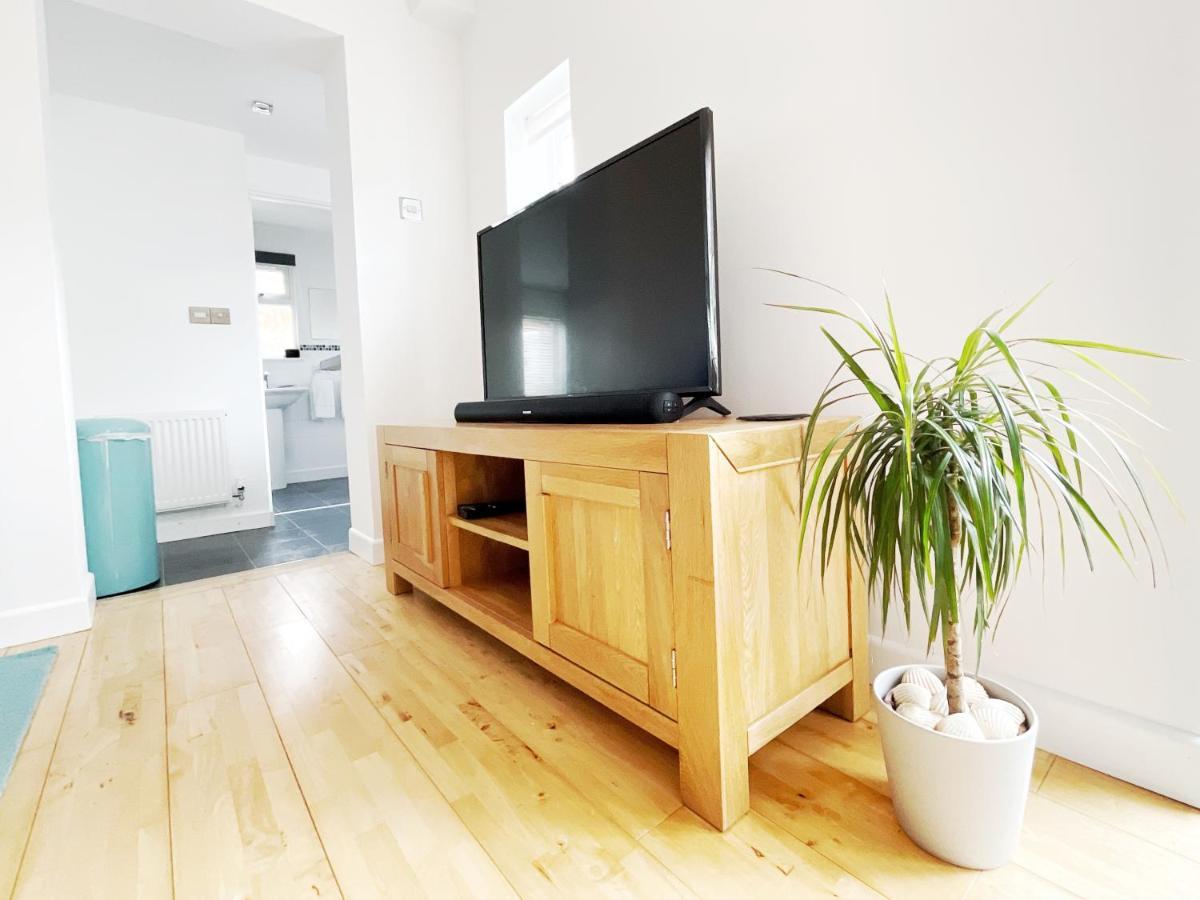 White Eden - Explore Cornwall From A Comfy Central Appartment เซนต์ออสเทลล์ ภายนอก รูปภาพ
